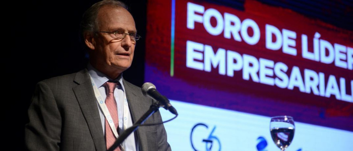 Tagle apoya el plan estabilizador y objetó a algunos críticos